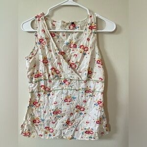 Floral shirt for summer with no sleeves